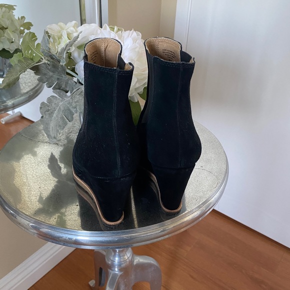 Half Wedge Boot - Picture 3 of 3